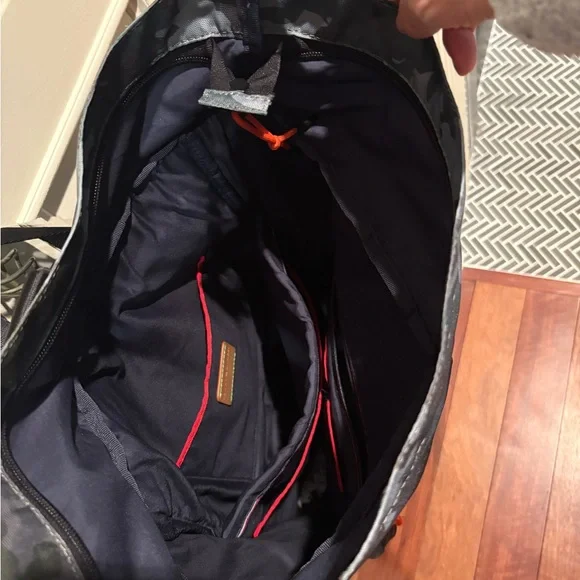 Tommy Hilfiger Laptop backpack EUC - Picture 4 of 5